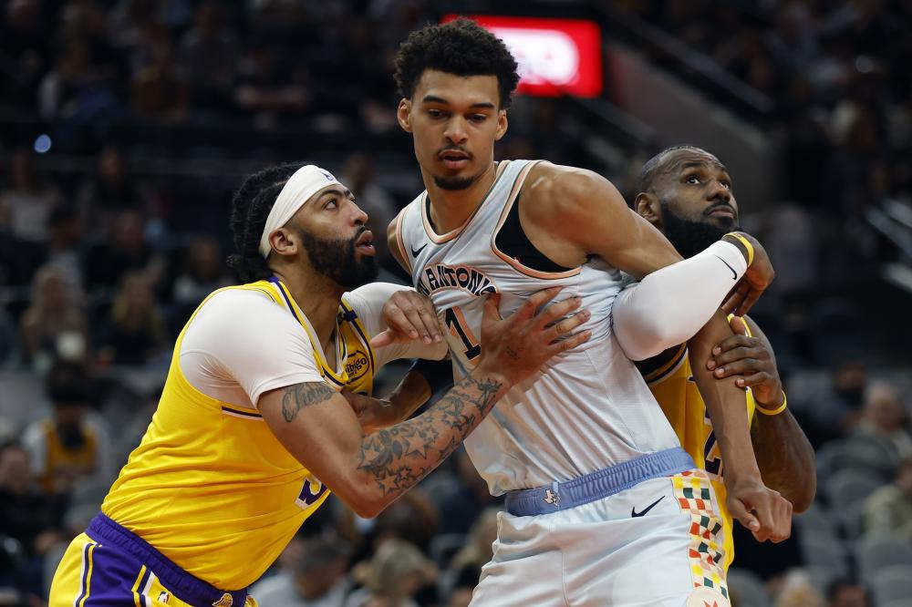 这与他的踢 这与他的踢