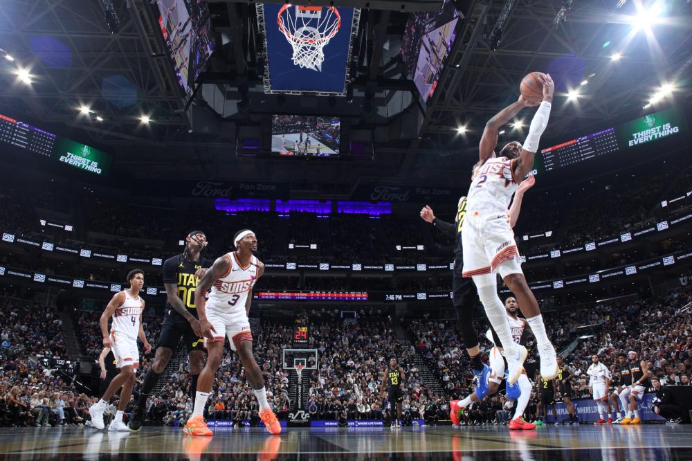 赛场韧性依 赛场韧性依